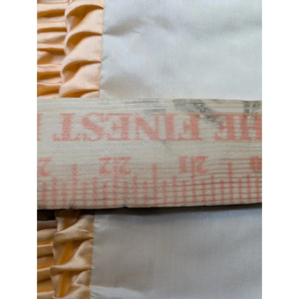 Vtg bai hau Peach Satin Pillow Cover Embroidered Mandarin Ducks Golden  Pleat 2